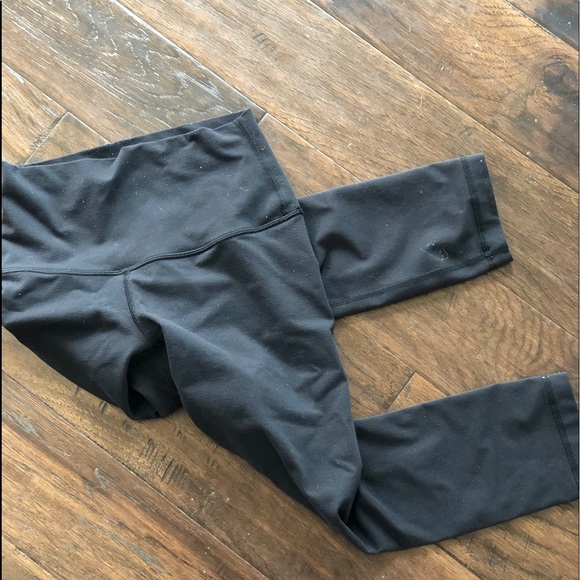 lululemon athletica Pants - Lululemon wunder under crop